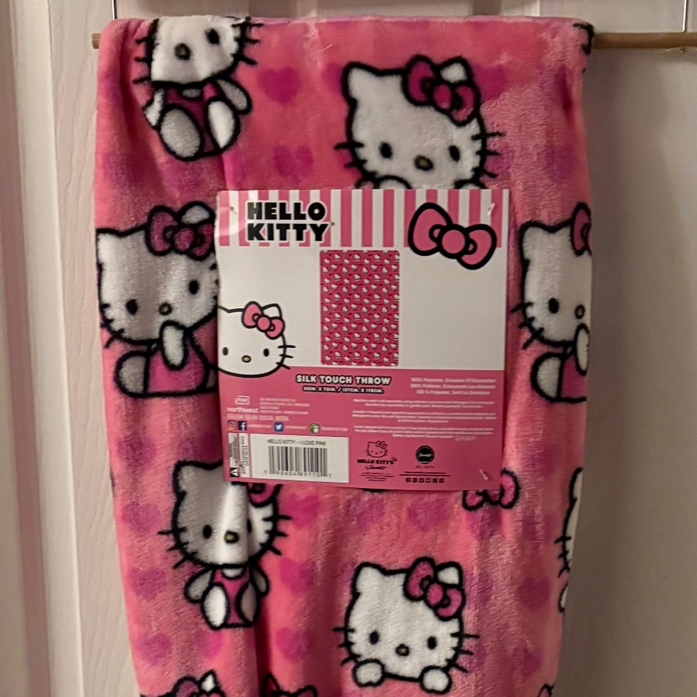 Hello kitty blanket